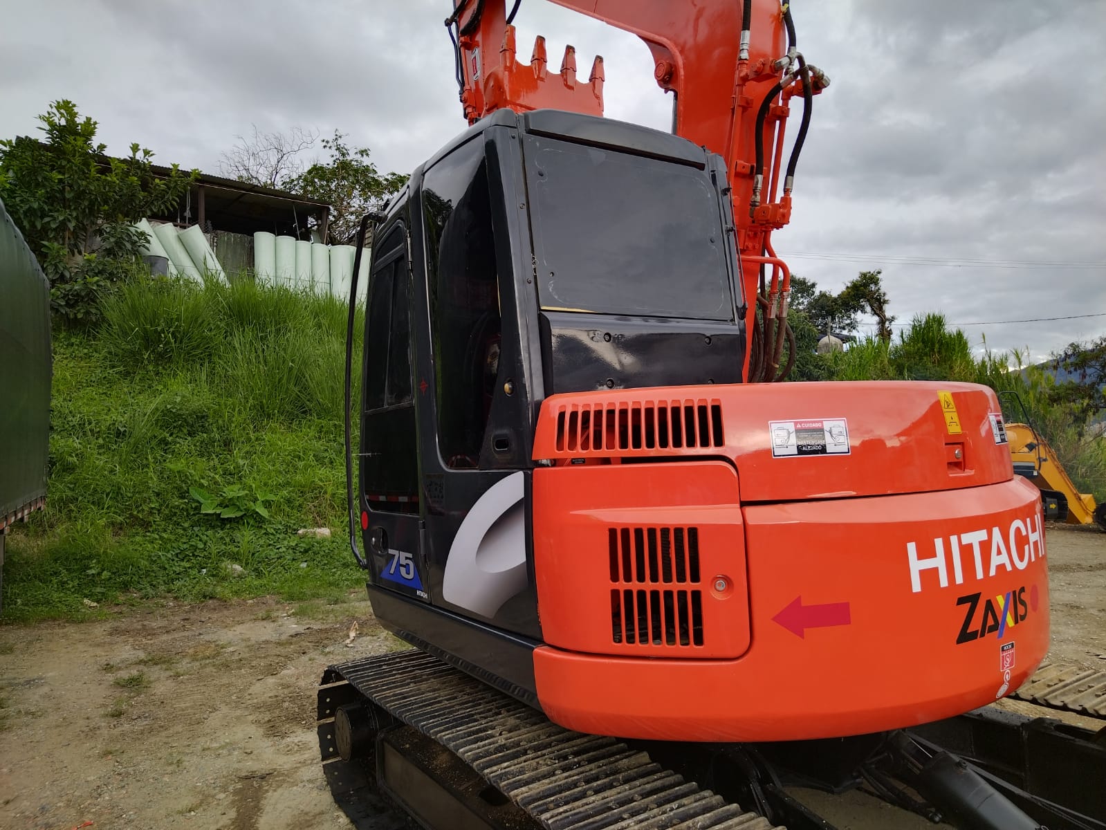 EXCAVADORA 