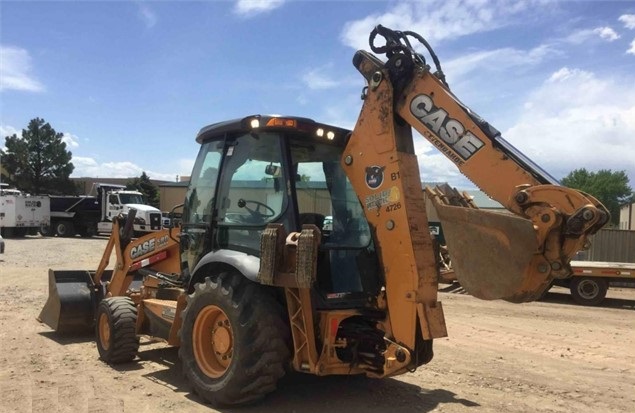 retroexcavadora de llantas