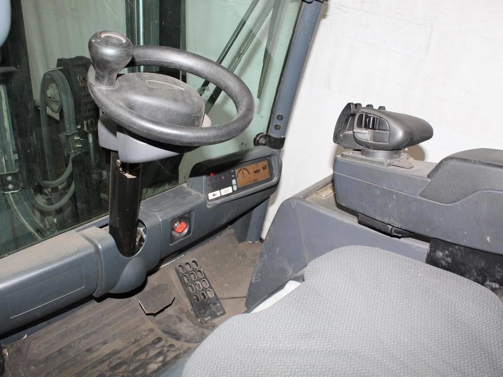 montacarga electrico tipo operarador sentado