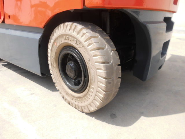 montacarga electrico tipo operarador sentado